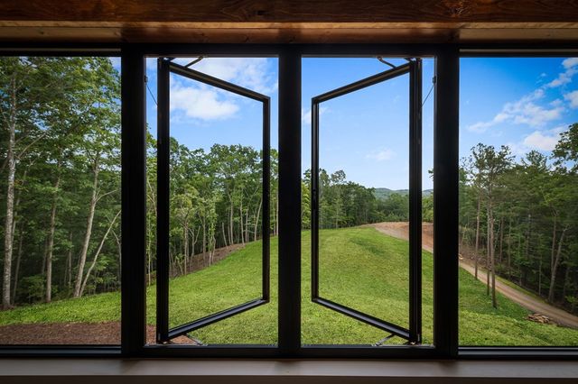 62 Tiffany Lane, Mineral Bluff, GA 30559