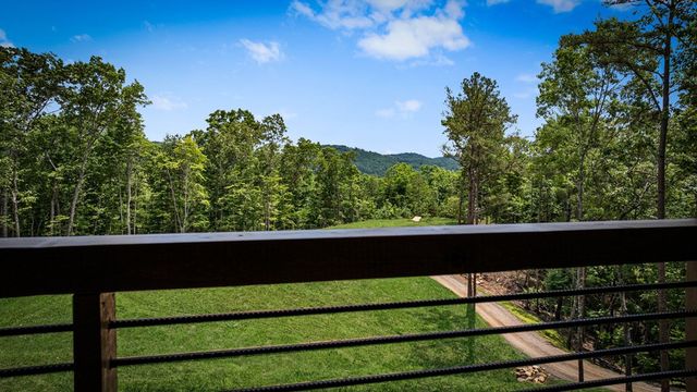 62 Tiffany Lane, Mineral Bluff, GA 30559