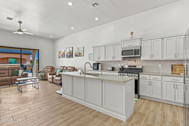 14585 JOHN MCNEELY Avenue, El Paso, TX 79938