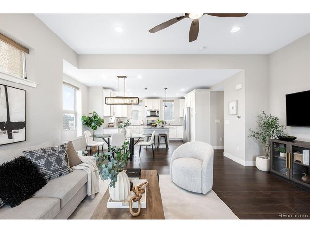 10043 Town Ridge Ln, Lone Tree, CO 80124