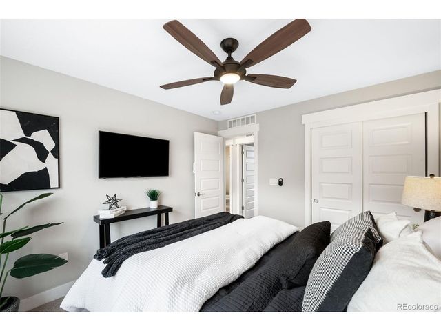 10043 Town Ridge Ln, Lone Tree, CO 80124