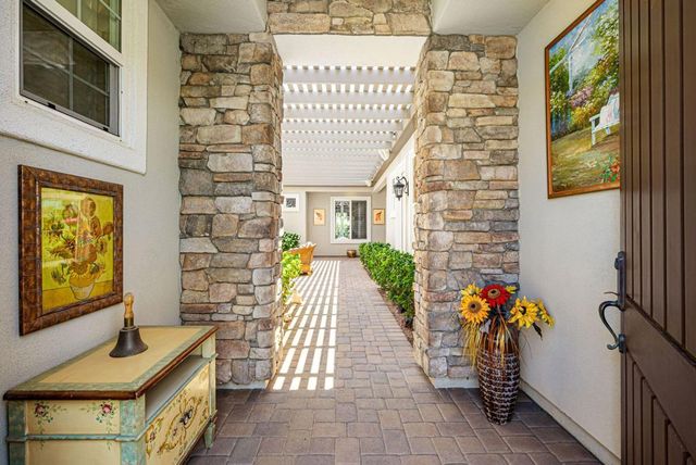 61730 Mesa Court, La Quinta, CA 92253