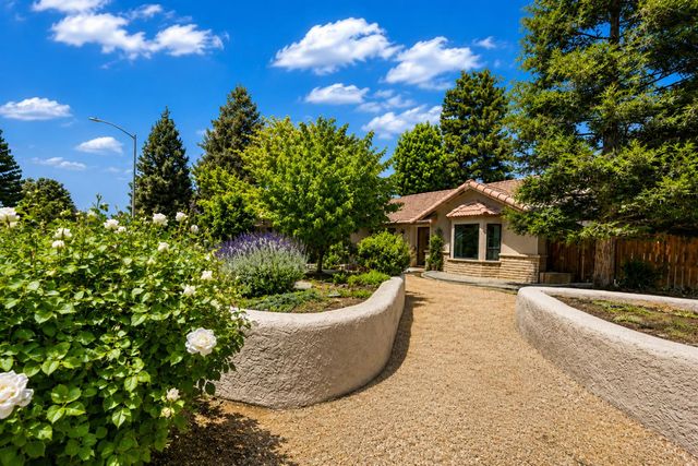 605 W Polson Avenue, Fresno, CA 93612