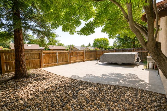 605 W Polson Avenue, Fresno, CA 93612
