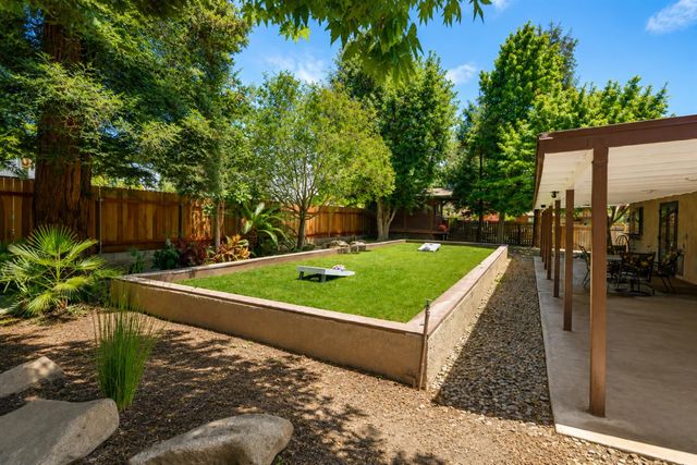 605 W Polson Avenue, Fresno, CA 93612