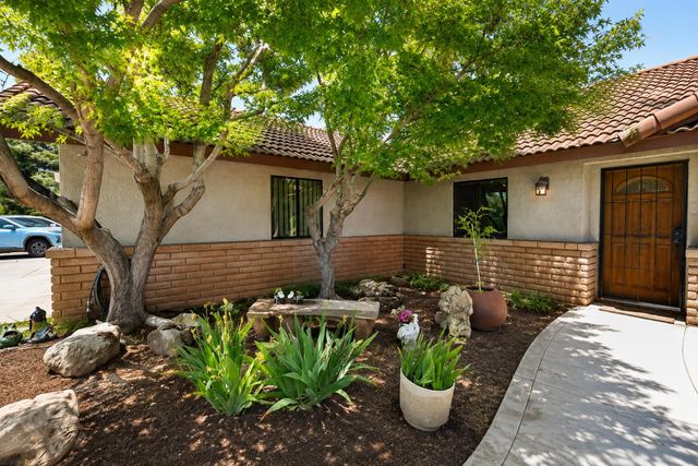 605 W Polson Avenue, Fresno, CA 93612