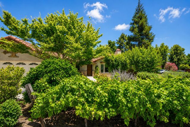 605 W Polson Avenue, Fresno, CA 93612