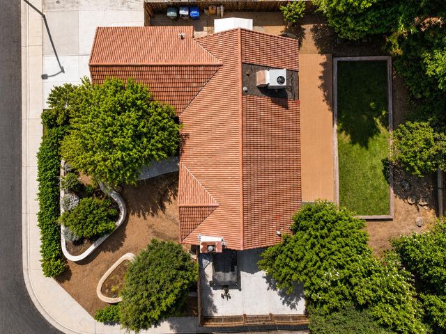 605 W Polson Avenue, Fresno, CA 93612