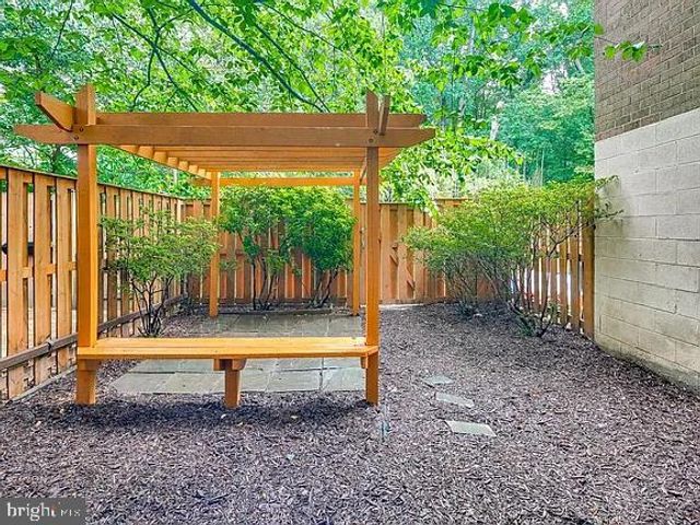 8966 FOOTED RDG, Columbia, MD 21045