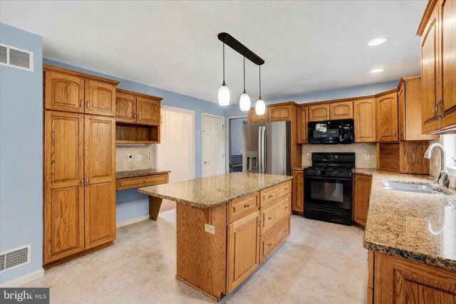 490 S PARK ST, Dallastown, PA 17313