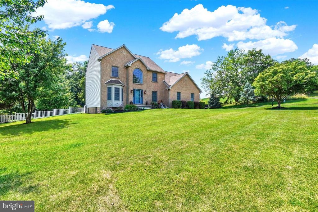 490 S PARK ST, Dallastown, PA 17313
