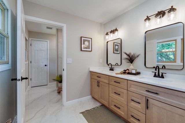 2905 Post Road, Madison, WI 53713