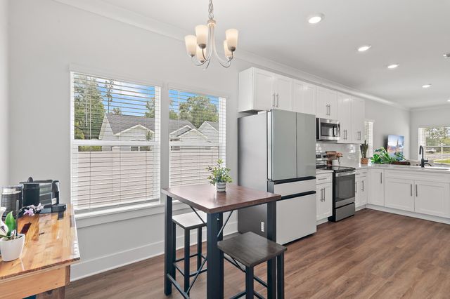 8 Alexander Way, Freeport, FL 32439