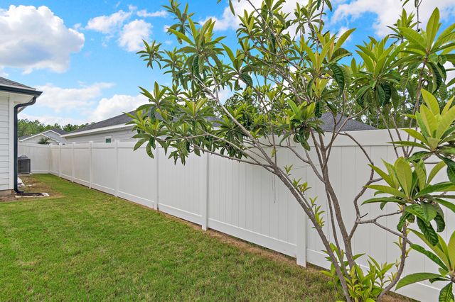 8 Alexander Way, Freeport, FL 32439