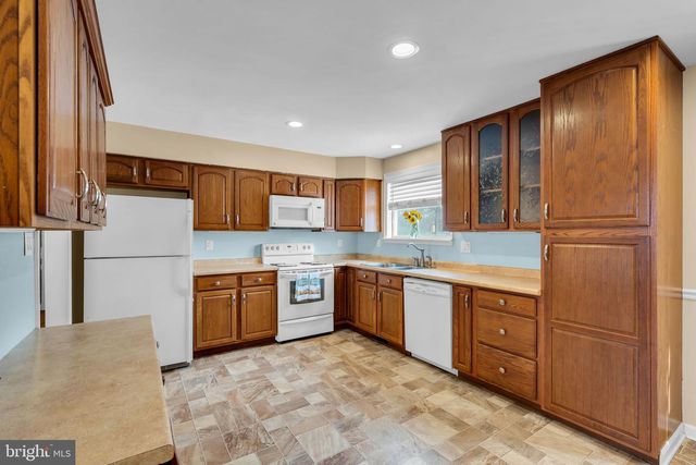 211 MOHAWK TRL, Browns Mills, NJ 08015