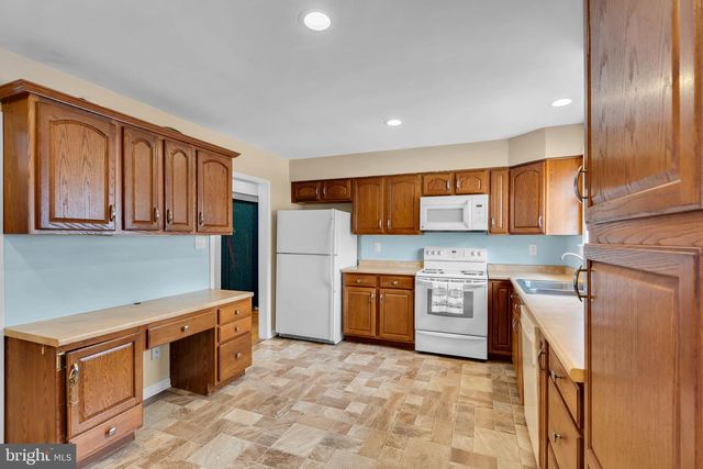 211 MOHAWK TRL, Browns Mills, NJ 08015