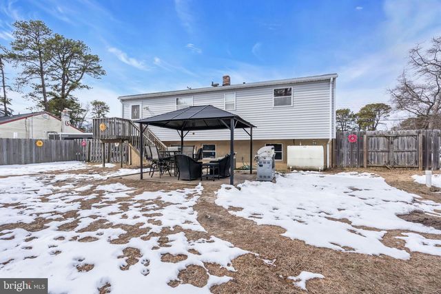 211 MOHAWK TRL, Browns Mills, NJ 08015