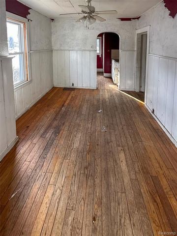 22629 Power Road, Farmington, MI 48336