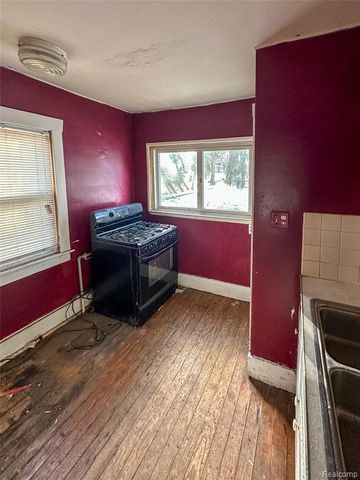 22629 Power Road, Farmington, MI 48336