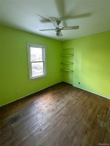 22629 Power Road, Farmington, MI 48336