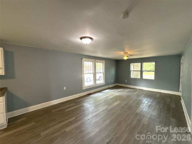207 Bradford Drive, Charlotte, NC 28208