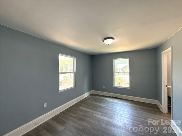 207 Bradford Drive, Charlotte, NC 28208