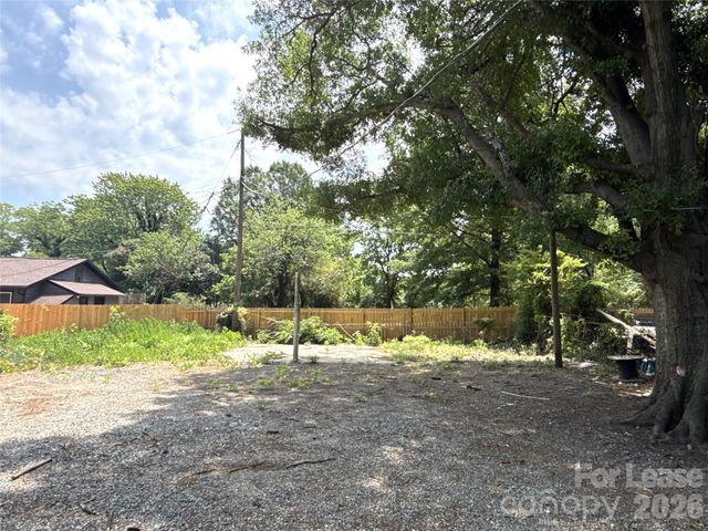 207 Bradford Drive, Charlotte, NC 28208