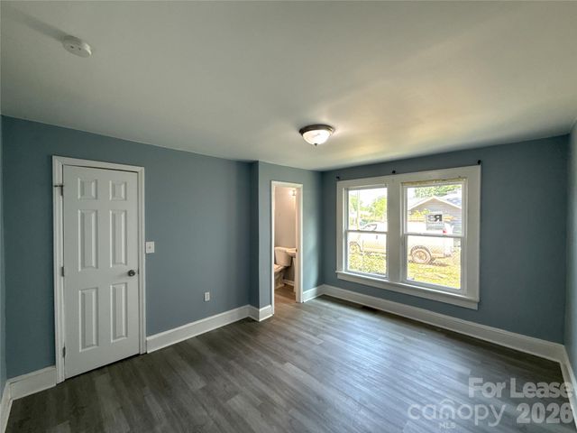 207 Bradford Drive, Charlotte, NC 28208
