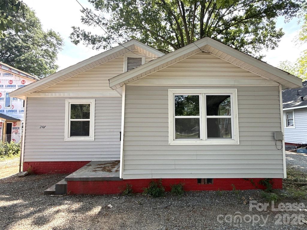 207 Bradford Drive, Charlotte, NC 28208