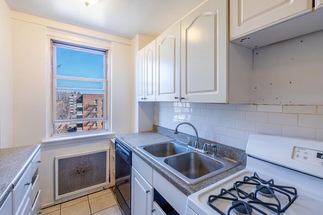 80 Knolls Cres Apt 6M, New York City, NY 10463