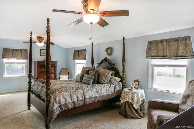 17 Myrtle Lane, East Patchogue, NY 11772