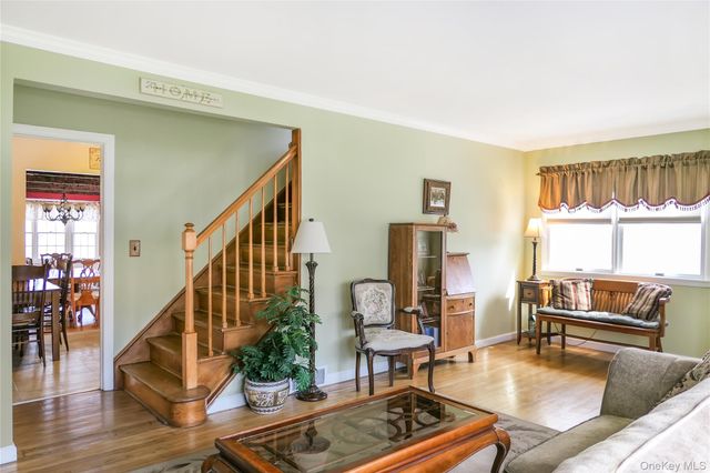 17 Myrtle Lane, East Patchogue, NY 11772