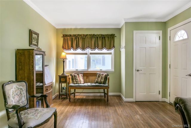 17 Myrtle Lane, East Patchogue, NY 11772