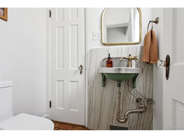 1521 Monaco Pkwy, Denver, CO 80220