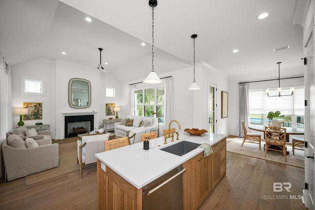 152 Hyacinth Street, Fairhope, AL 36532