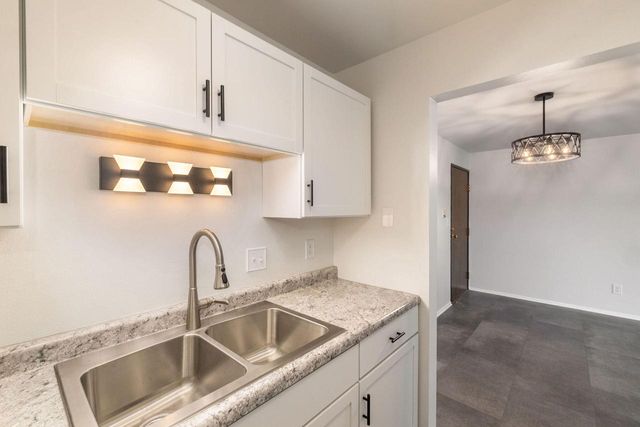 12000 W Bluemound ROAD #206, Wauwatosa, WI 53226