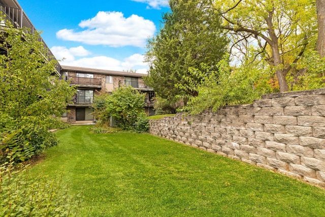 12000 W Bluemound ROAD #206, Wauwatosa, WI 53226