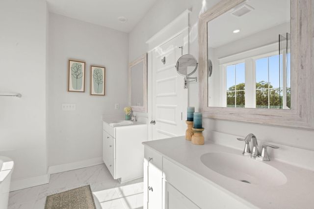 935 Governors Cay Circle, Charleston, SC 29492