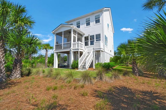 935 Governors Cay Circle, Charleston, SC 29492