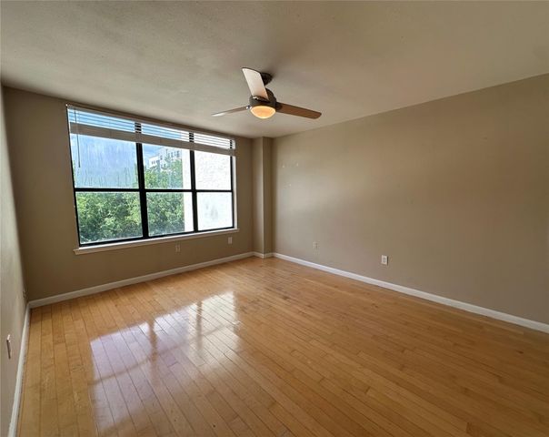 2409 Leon ST 205, Austin, TX 78705