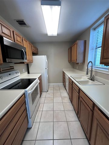 2409 Leon ST 205, Austin, TX 78705