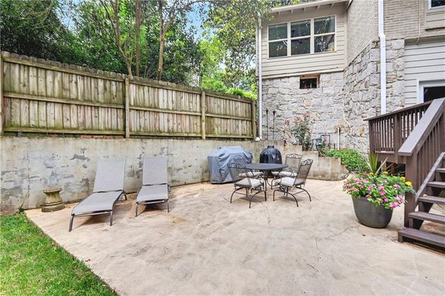 2790 Ridgemore Road NW, Atlanta, GA 30318