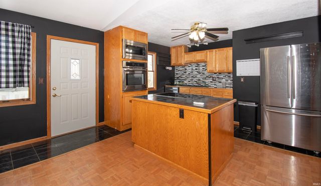 4944 S 200 E-57, Churubusco, IN 46723