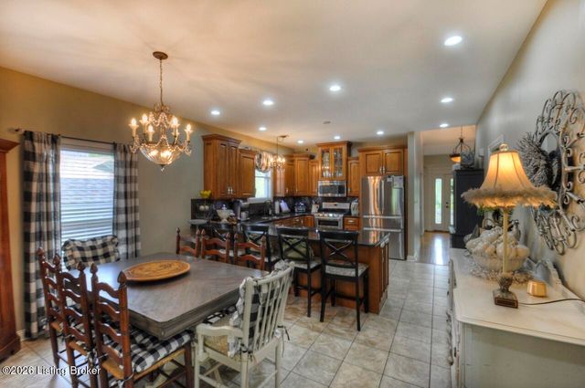 1004 Artisan Pkwy, La Grange, KY 40031