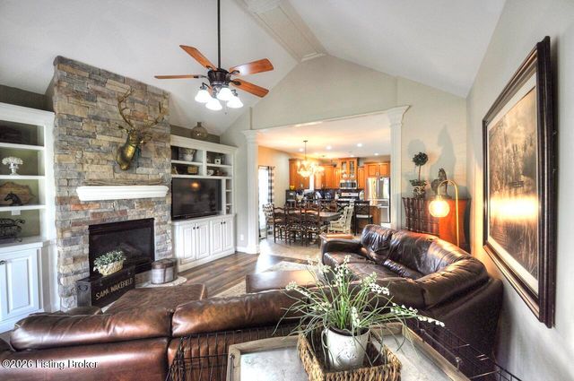 1004 Artisan Pkwy, La Grange, KY 40031