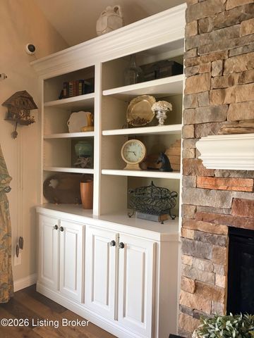 1004 Artisan Pkwy, La Grange, KY 40031