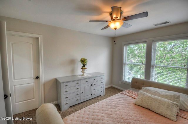 1004 Artisan Pkwy, La Grange, KY 40031