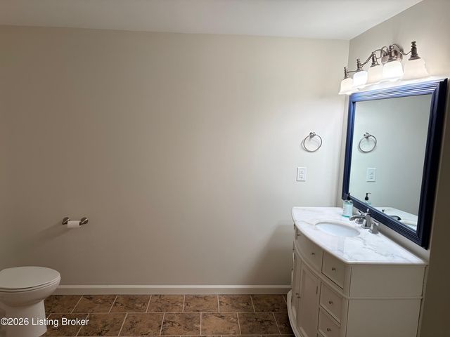 1004 Artisan Pkwy, La Grange, KY 40031