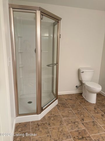 1004 Artisan Pkwy, La Grange, KY 40031