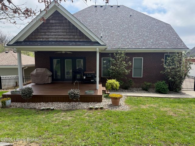 1004 Artisan Pkwy, La Grange, KY 40031